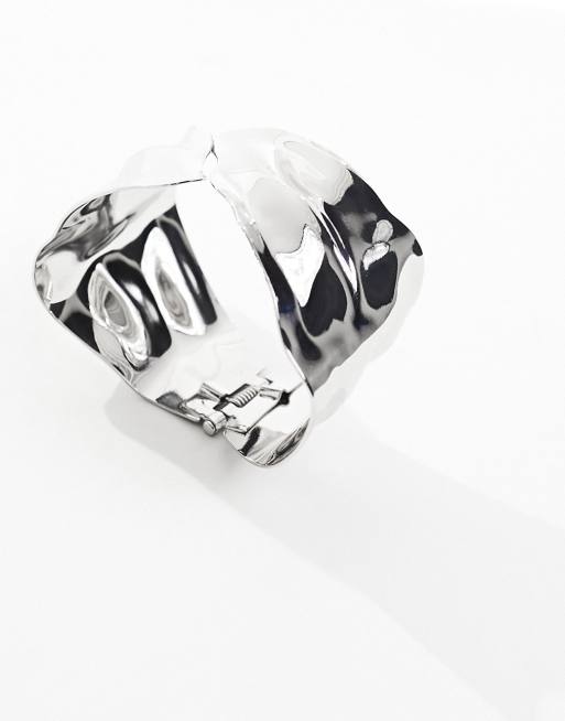 ASOS DESIGN - Bracciale rigido a fascia argentato con design effetto fuso, 3 di 4