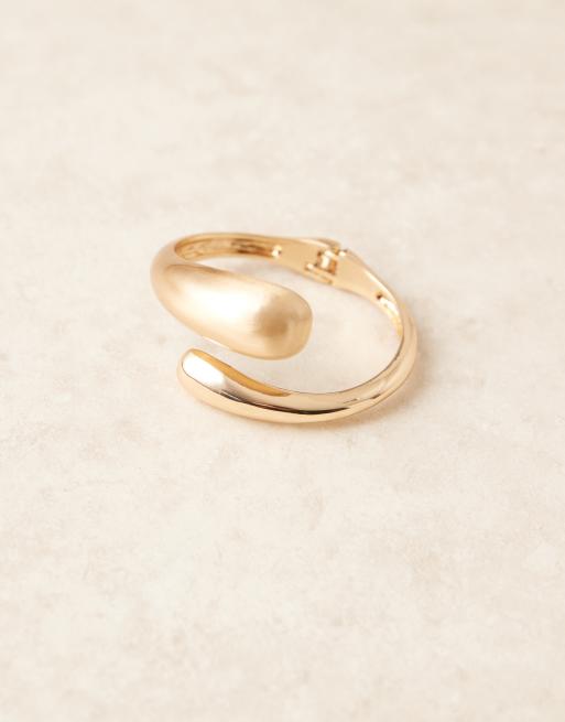 ASOS DESIGN - Bracelet jonc enveloppant effet fondu - Doré brillant/doré poli, 3 de 3