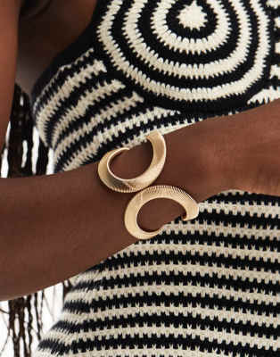 ASOS DESIGN - Bracelet jonc texturé et incurvé style chaîne - Doré