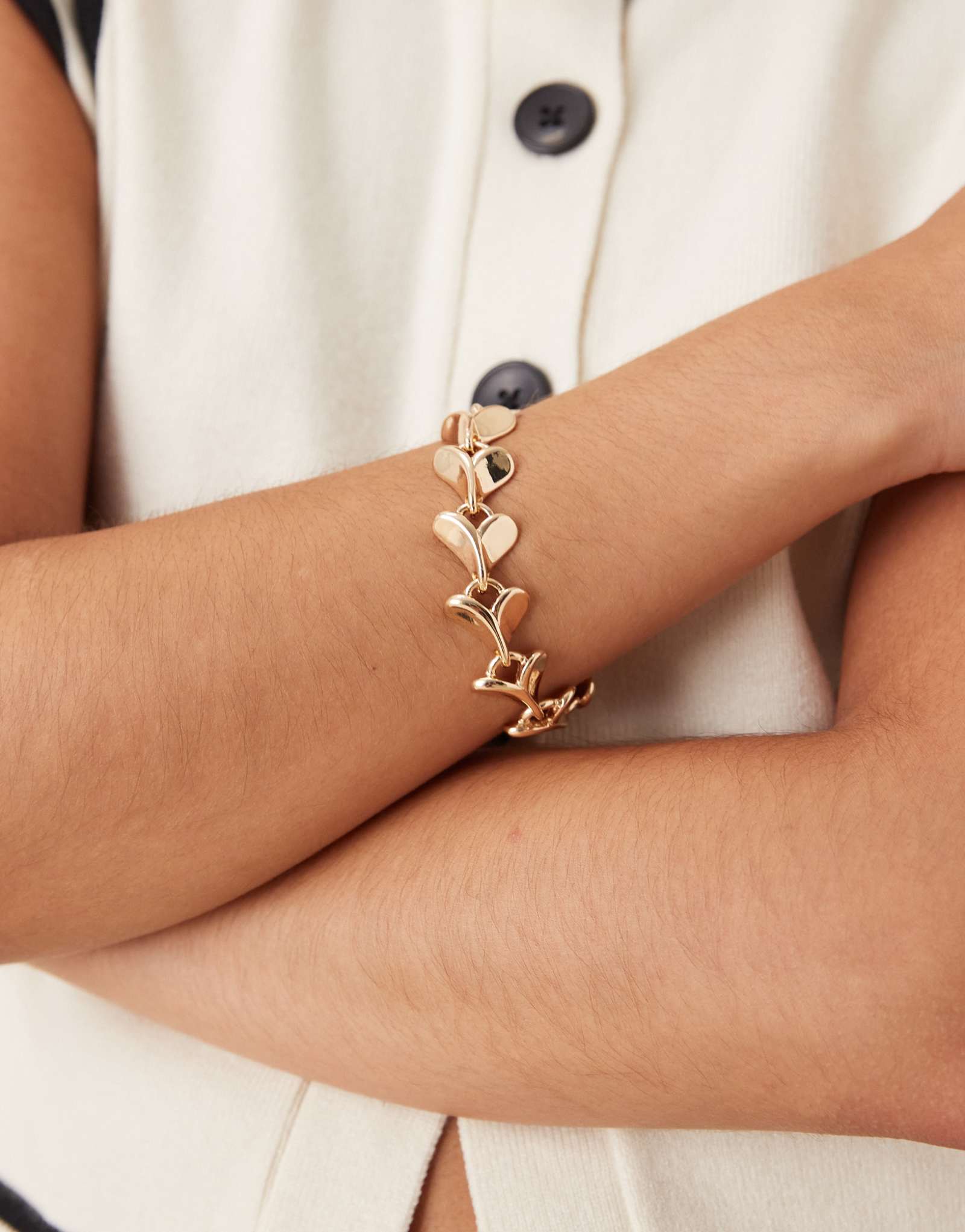  Браслет ASOS DESIGN с сердечками золотистый