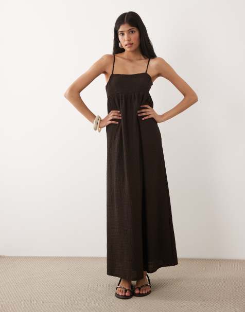 ASOS DESIGN – Brązowa fakturowana sukienka midi z dekoltem karo - view 1