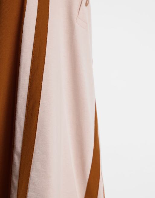 ASOS DESIGN – Brązowa koszulka polo z blokami kolorów w stylu retro, 4 z 4