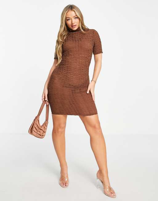 ASOS DESIGN – Brązowa marszczona sukienka bodycon mini | ASOS