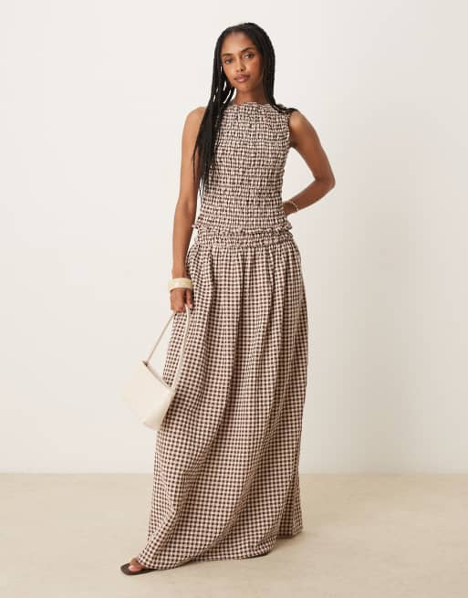ASOS DESIGN – Brązowa marszczona w talii spódnica maxi w kratę vichy