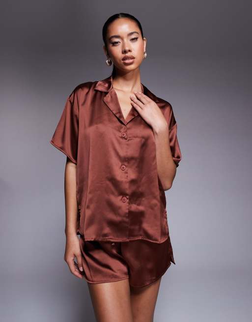 ASOS DESIGN – Brązowa satynowa koszula z krótkim rękawem, część zestawu