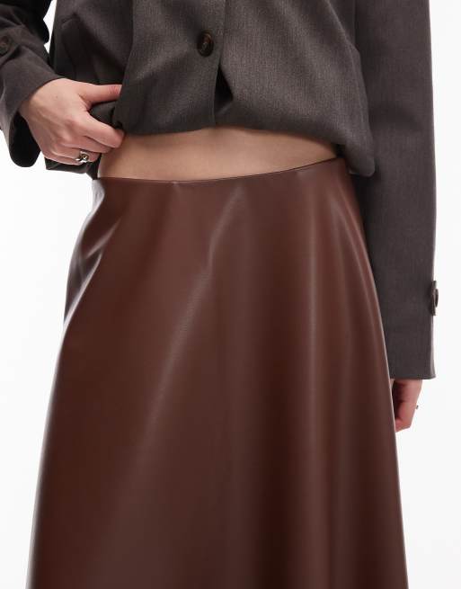 ASOS DESIGN – Brązowa spódnica poliuretanowa z pełnego koła, 3 z 5