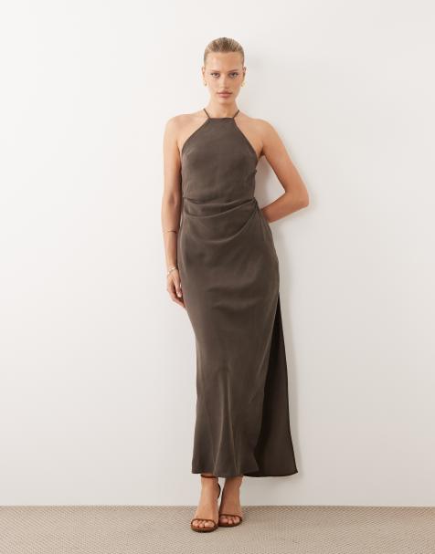 ASOS DESIGN – Brązowa sukienka maxi z paseczkami na plecach i dekoltem halter - view 1