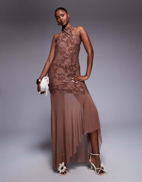 ASOS DESIGN – Brązowa sukienka maxi z prześwitującą spódnicą i zabudowanym dekoltem - view 1