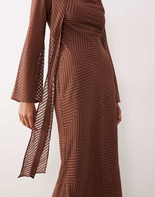 ASOS DESIGN – Brązowa sukienka maxi z szalikiem w paski, 3 z 4