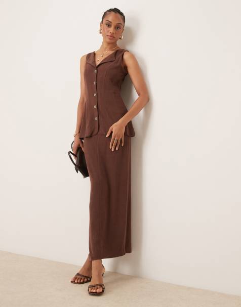 ASOS DESIGN – Brązowa sukienka midi o fasonie kamizelki z domieszką lnu - view 1