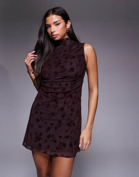 ASOS DESIGN – Brązowa sukienka mini bez rękawów z flokowym kwiatowym wzorem, marszczeniem z boku i zabudowanym dekoltem - view 1