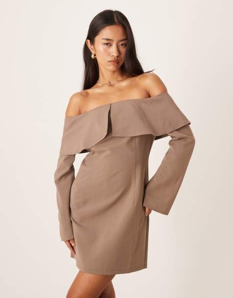ASOS DESIGN – Brązowa sukienka mini z odkrytymi ramionami - view 1