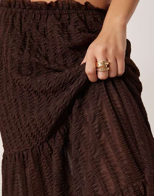 ASOS DESIGN – Brązowa, warstwowa, fakturowana spódnica maxi, 4 z 5