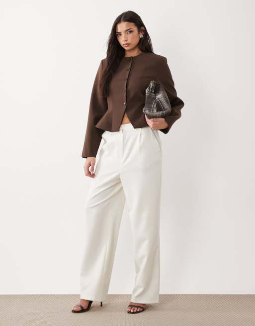 ASOS DESIGN – Brązowa zwężana w talii marynarka z baskinką, 2 z 4