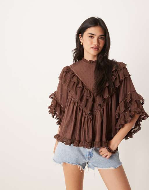ASOS DESIGN – Brązowa, zwiewna bluzka z falbankami z koronkowym wykończeniem