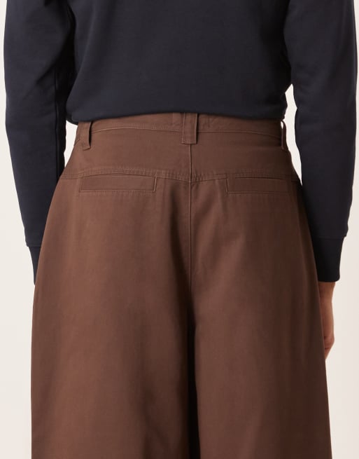 ASOS DESIGN – Brązowe chinosy baggy oversize z zakładkami, 4 z 5