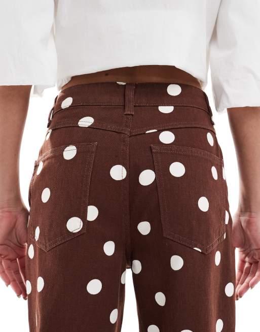 ASOS DESIGN – Brązowe jeansy o fasonie dad w groszki, 4 z 5