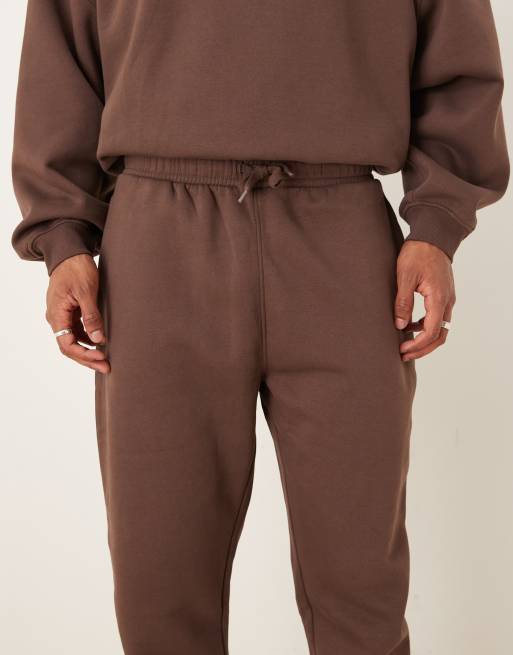 ASOS DESIGN – Brązowe joggersy basic z prostymi nogawkami, 4 z 5