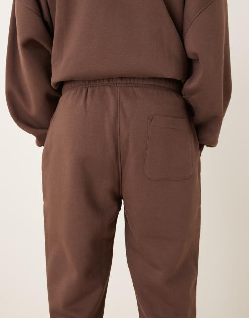 ASOS DESIGN – Brązowe joggersy basic z prostymi nogawkami, 5 z 5