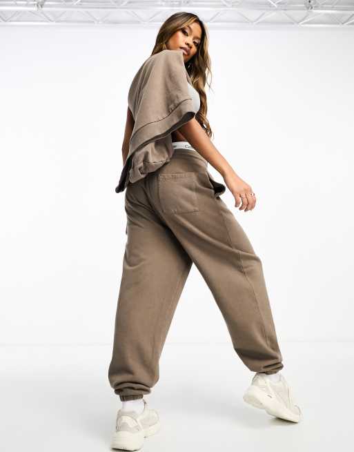 ASOS DESIGN – Brązowe joggersy oversize z efektem sprania – część zestawu, 3 z 4
