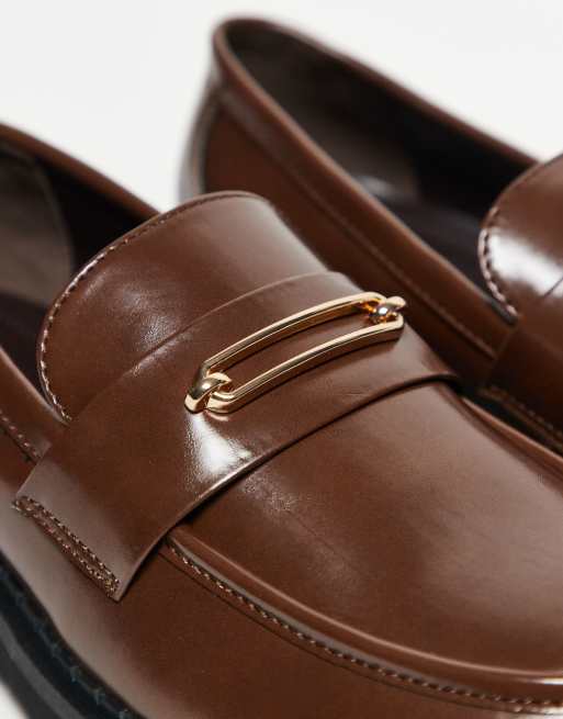 ASOS DESIGN – Brązowe loafersy ze złotą sprzączką, 2 z 3