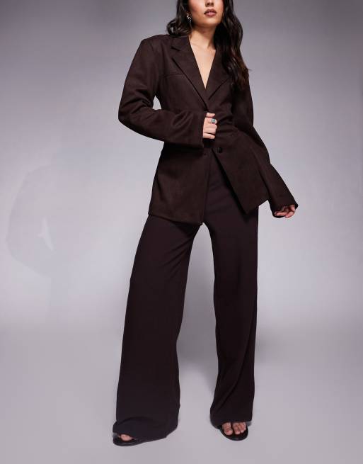 ASOS DESIGN – Brązowe prążkowane spodnie o prostym kroju z miękkim, szczotkowanym wykończeniem