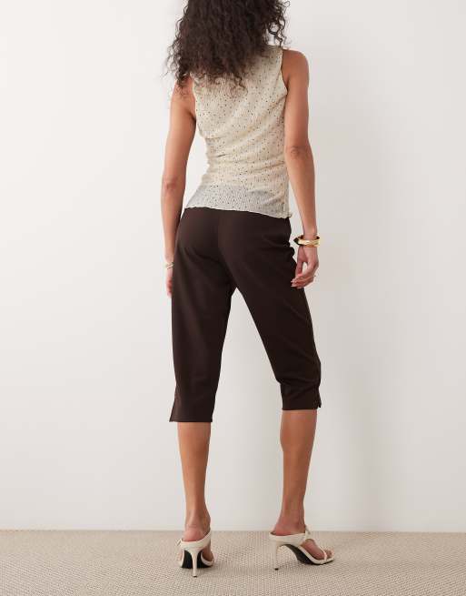 ASOS DESIGN – Brązowe spodnie capri z rozcięciem z boku, 4 z 5