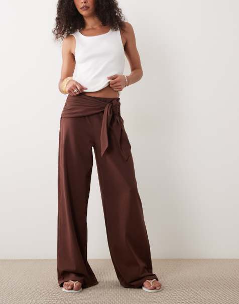 ASOS DESIGN – Brązowe spodnie z szerokimi nogawkami i wiązaniem w talii - view 1