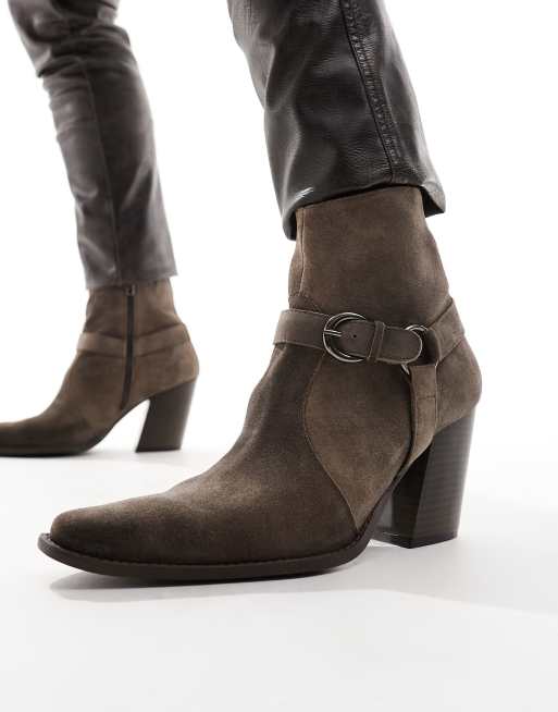 ASOS DESIGN – Brązowe zamszowe botki na obcasie z klamrami