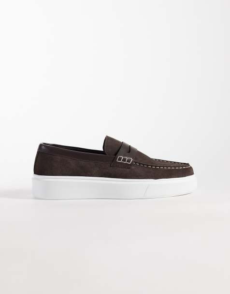 ASOS DESIGN – Brązowe, zamszowe loafersy z paseczkiem i nachodzącą podeszwą - view 1