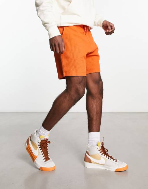 ASOS DESIGN – Brązowopomarańczowe dopasowane szorty o waflowej fakturze