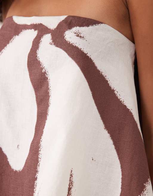 ASOS DESIGN – Brązowy dwuwarstwowy kombinezon z dekoltem bandeau i wzorem, 3 z 4