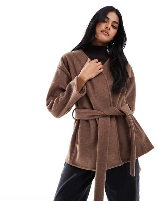 ASOS DESIGN – Brązowy elegancki płaszcz z paskiem bez kołnierza
