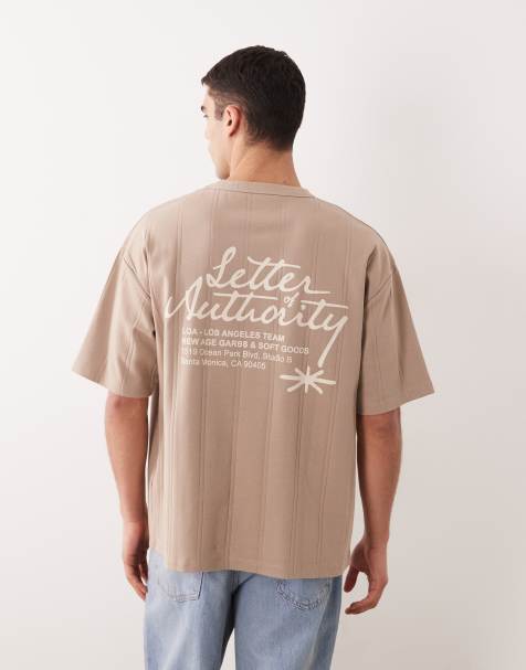 ASOS DESIGN – Brązowy, fakturowany, gruby T-shirt oversize z wypukłym nadrukiem - view 1