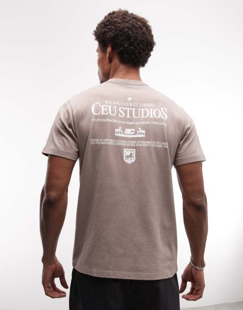 ASOS DESIGN – Brązowy gruby T-shirt z dekoltem henley, grafiką tekstową i efektem sprania - view 1