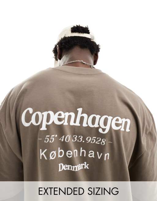 ASOS DESIGN – Brązowy luźny T-shirt z nadrukiem z napisem „Copenhagen” na plecach