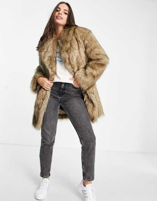 ASOS DESIGN – Brązowy płaszcz ze sztucznego futra, 2 z 4
