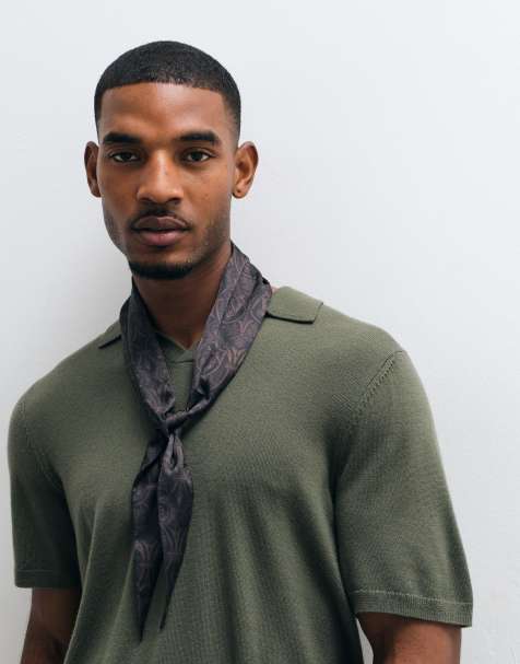 ASOS DESIGN – Brązowy satynowy trójkątny szalik w kwiatowy wzór - view 1