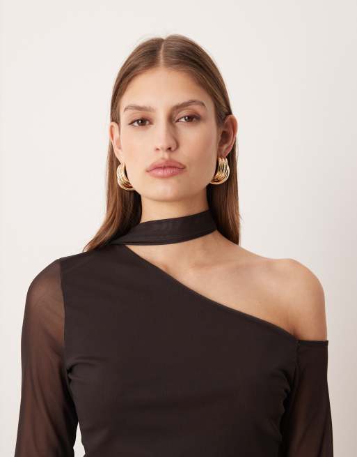 ASOS DESIGN – Brązowy siateczkowy top o asymetrycznym kroju z szalikiem, 3 z 4