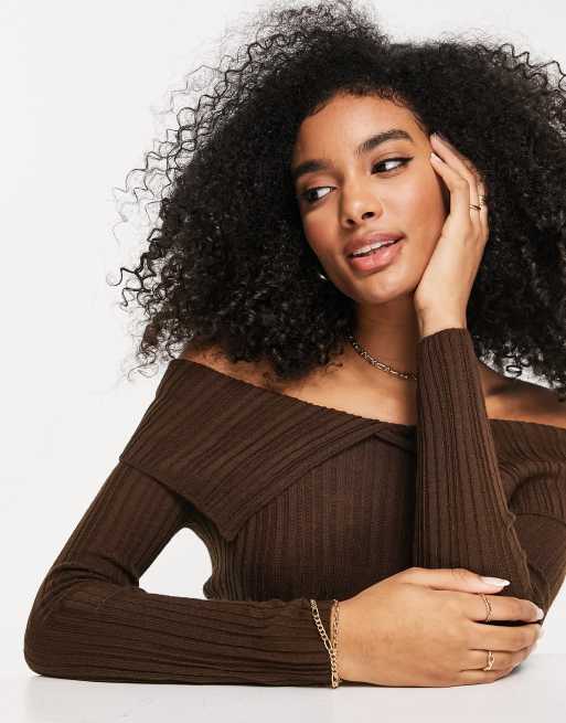 ASOS DESIGN – Brązowy sweter z odsłoniętymi ramionami i kołnierzykiem