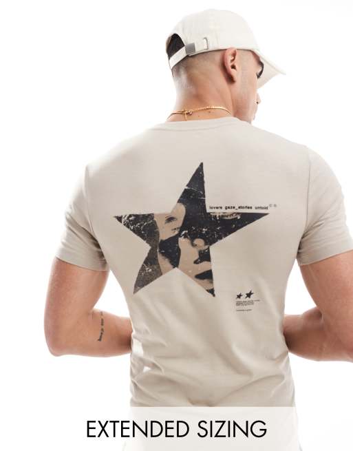 ASOS DESIGN – Brązowy T-shirt o kroju podkreślającym sylwetkę z nadrukiem z ulicą na plecach