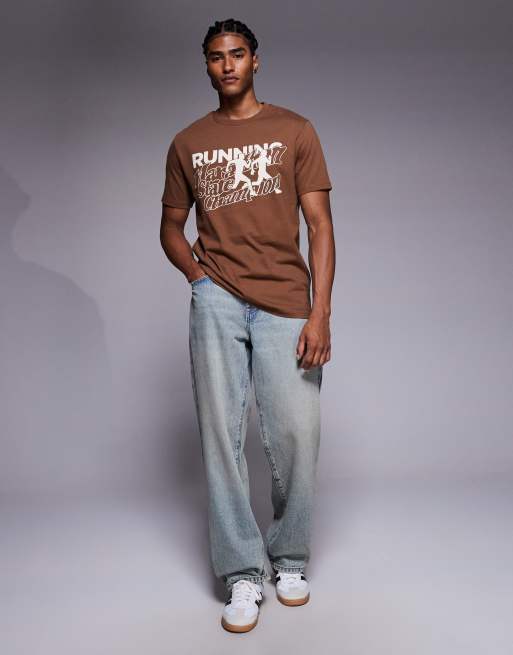 ASOS DESIGN – Brązowy T-shirt z grafiką sportową, 2 z 4