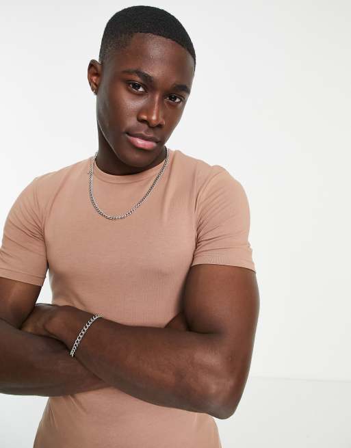 ASOS DESIGN – Brązowy T-shirt z okrągłym dekoltem o kroju podkreślającym sylwetkę – BROWN