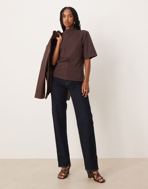 ASOS DESIGN – Brązowy T-shirt z zabudowanym dekoltem i wiązaniem, 3 z 4