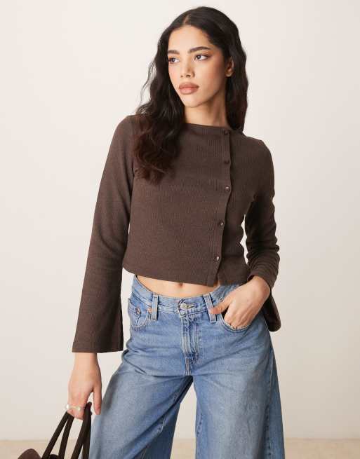 ASOS DESIGN – Brązowy zapinany na guziki top o waflowej fakturze z rozkloszowanymi rękawami