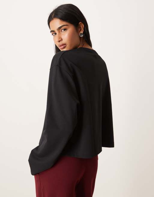 ASOS DESIGN – breatheMAX™ – Langärmliges, kastiges Cropped-T-Shirt in Schwarz, 3 von 4