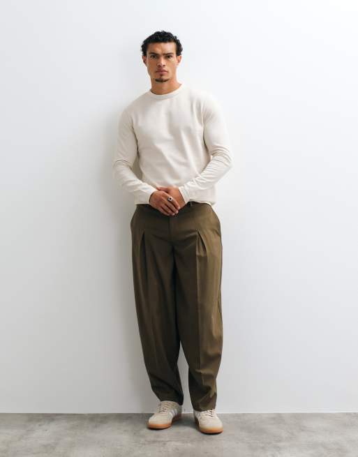 ASOS DESIGN breatheMAX™ Lite regular fit long sleeve t-shirt in grey pique , 2 of 5