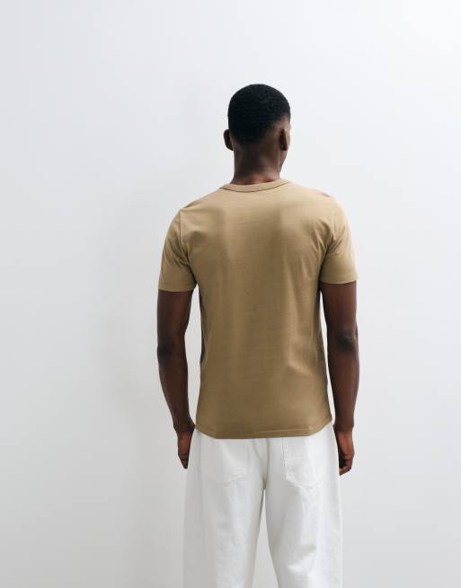 ASOS DESIGN – breatheMAX™ Lite – Schmal geschnittenes T-Shirt in Braun  , 4 von 5