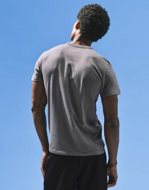 ASOS DESIGN - BreatheMAX™ Lite - Smal T-shirt in antracietgrijs , 5 van 5