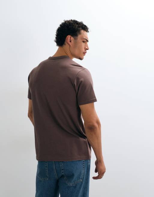 ASOS DESIGN breatheMAX Lite T-shirt i brun piqué, 4 af 5